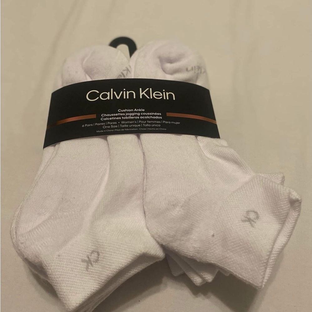 Never worn. Smoke and pet free home
